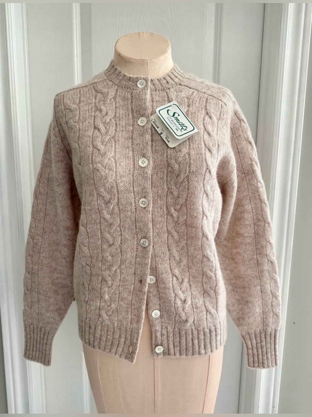 SMITH’S of BERMUDA Scottish Wool Cable Knit Button-Up Cardigan - 38